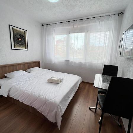Zogu Apartments - Downtown Pristina Kültér fotó
