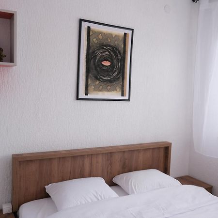 Zogu Apartments - Downtown Pristina Kültér fotó