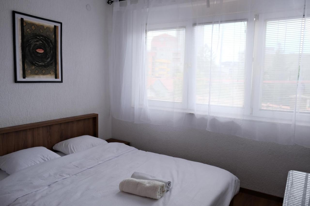 Zogu Apartments - Downtown Pristina Kültér fotó