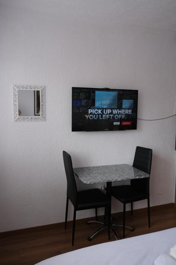 Zogu Apartments - Downtown Pristina Kültér fotó