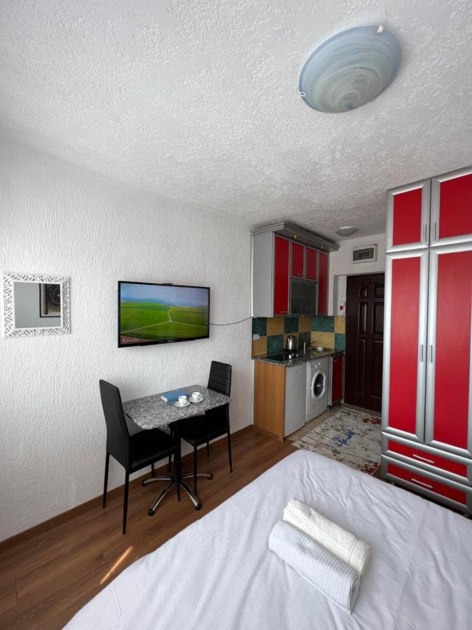Zogu Apartments - Downtown Pristina Kültér fotó